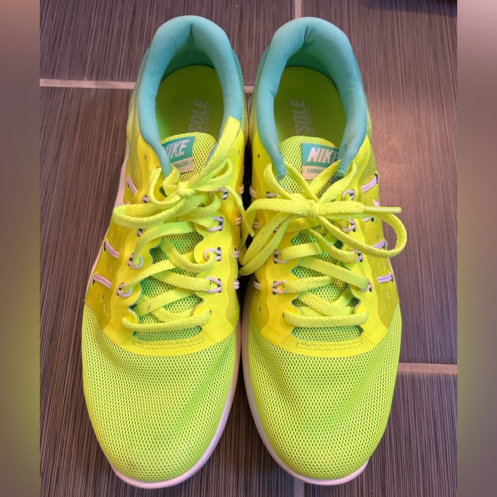 Nike lunarstelos size 8